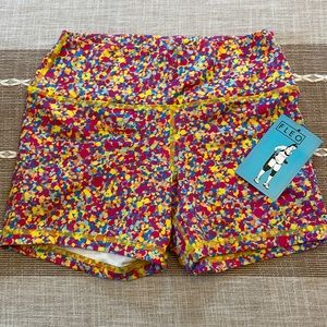 New w/ tag FLEO Power Mid High Rise Short Size M